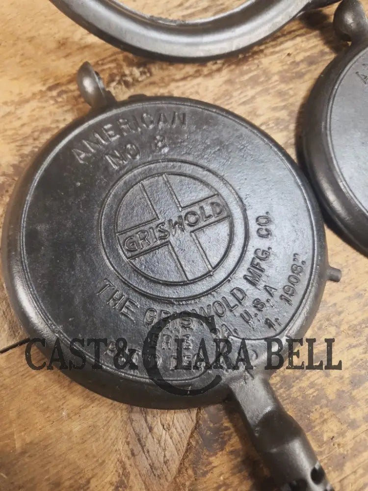 1920’s Griswold No. 8 Waffle Iron (314/315) with low (913) bailed base. Makes crispy waffles! Waffle Iron