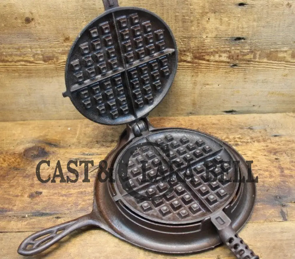 1920’S Griswold No. 8 Waffle Iron (886/885) With Base 884