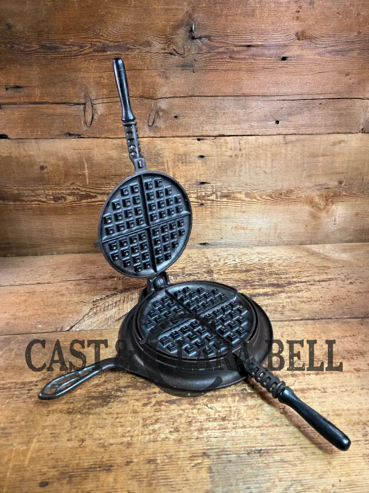 1920’s Griswold No. 8 Waffle Iron (886/885) with original handles & short base 795 Waffle Iron