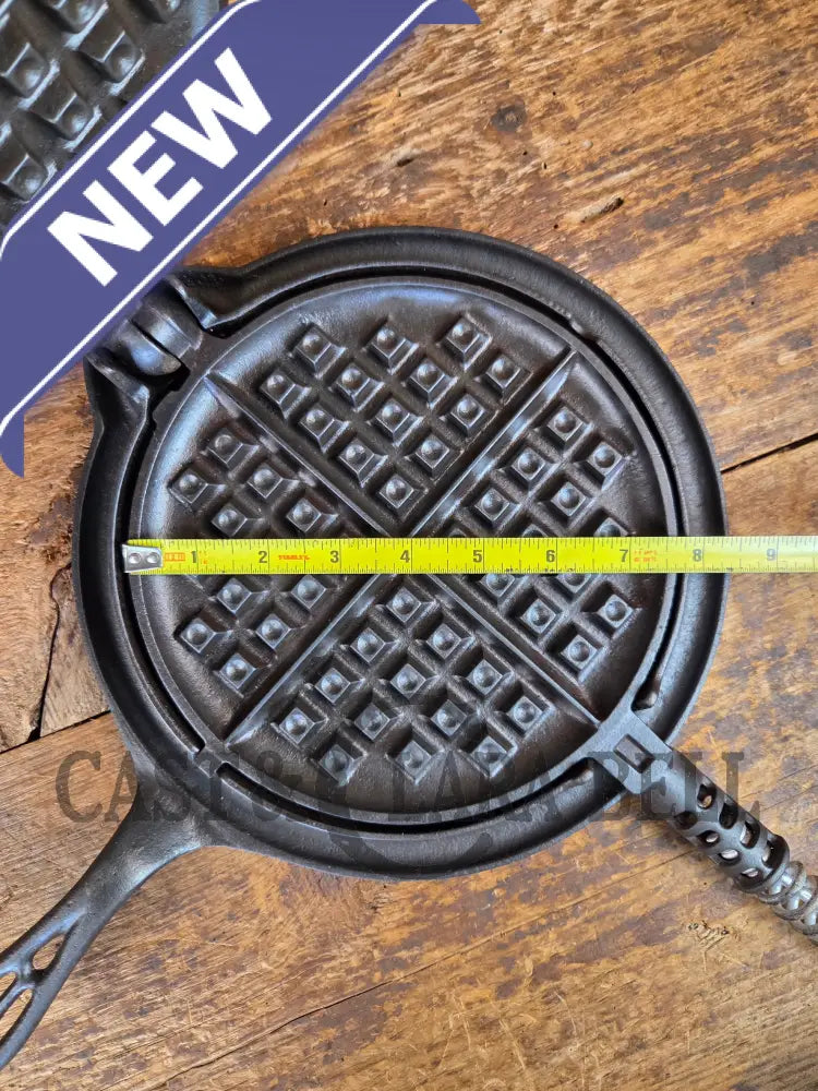 1920’s Griswold No. 8 Waffle Iron (886/885) with original handles & short base 795 - Waffle Iron