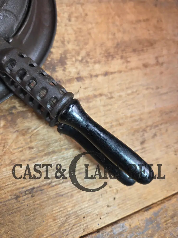 1920’s Griswold No. 8 Waffle Iron (886/885) with original handles & short base 795 Waffle Iron