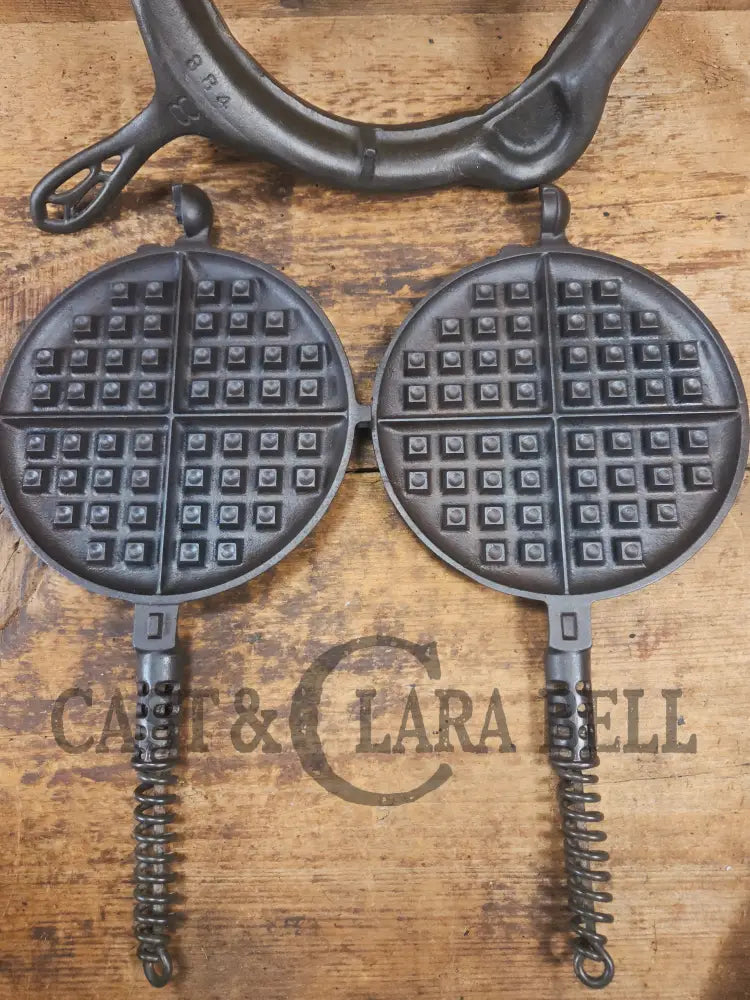1920’s Griswold No. 8 Waffle Iron (886/885) with original handles & short base 884 - Waffle Iron