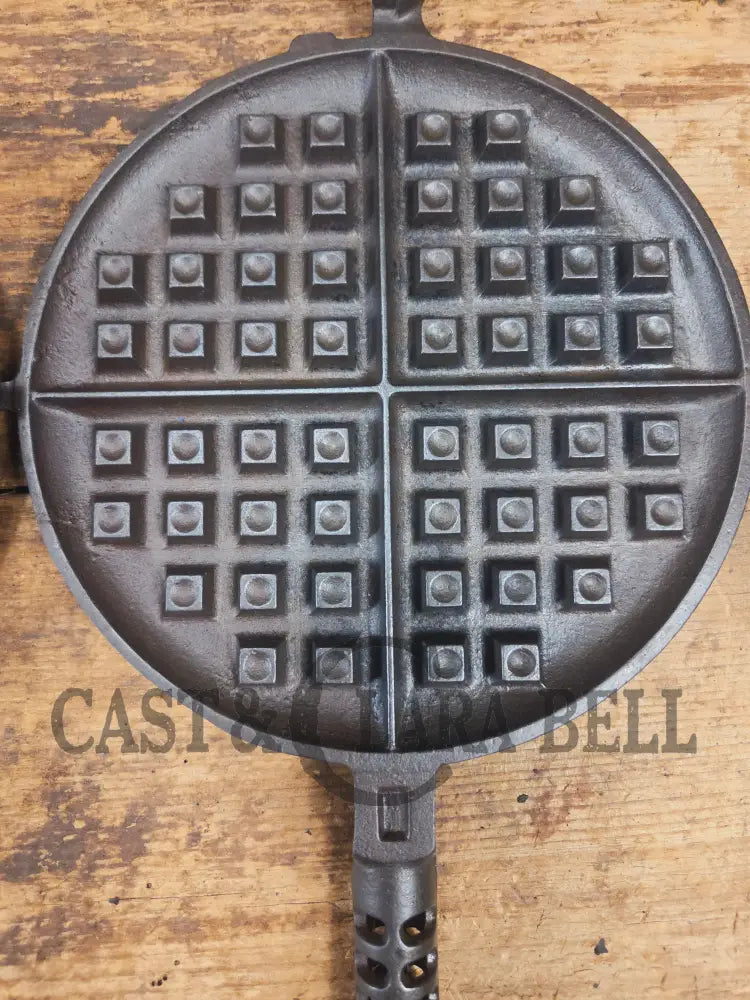 1920’s Griswold No. 8 Waffle Iron (886/885) with original handles & short base 884 - Waffle Iron