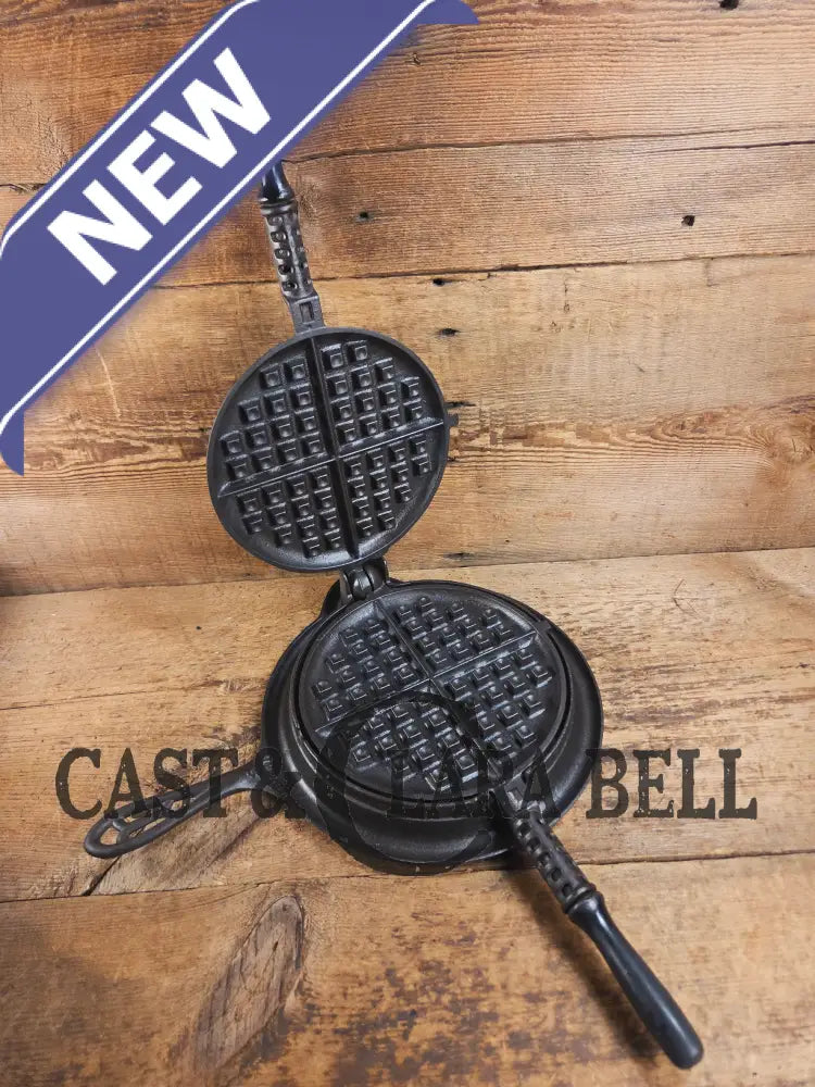 1920’s Griswold No. 8 Waffle Iron (886/885) with short base 795 and original wood handles Waffle Iron