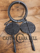 1920’s Griswold No. 8 Waffle Iron (886/885) with short base 795 and original wood handles Waffle Iron