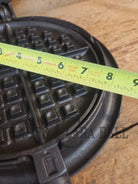 1920’s Griswold No. 8 Waffle Iron (886/885) with short base 795 and original wood handles - Waffle Iron