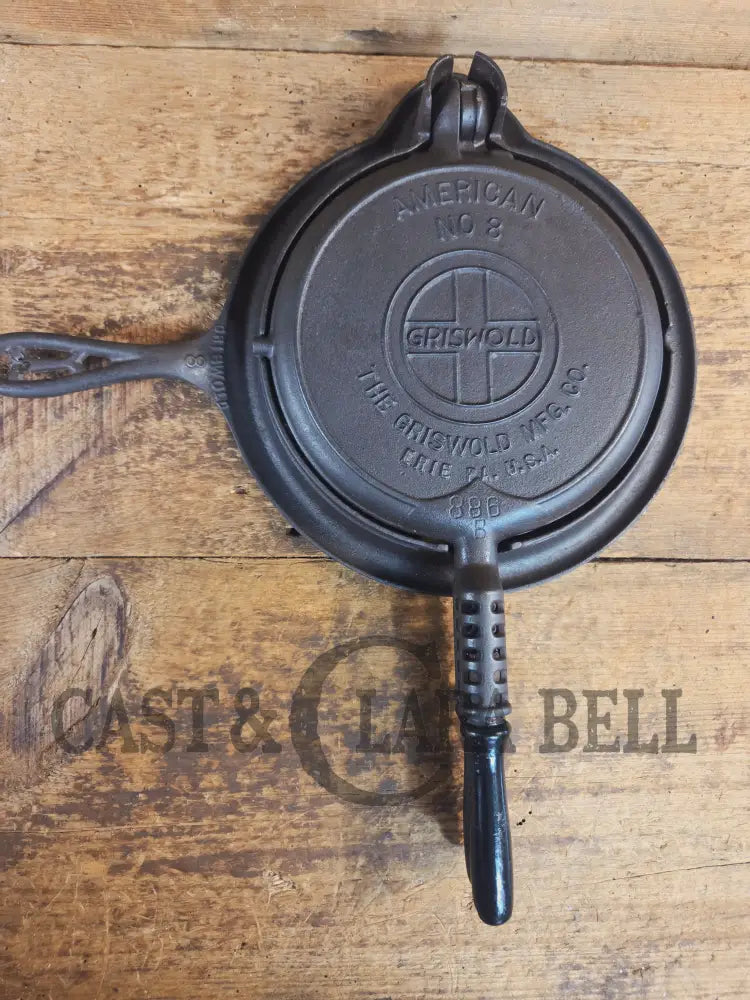 1920’s Griswold No. 8 Waffle Iron (886/885) with short base 795 and original wood handles - Waffle Iron