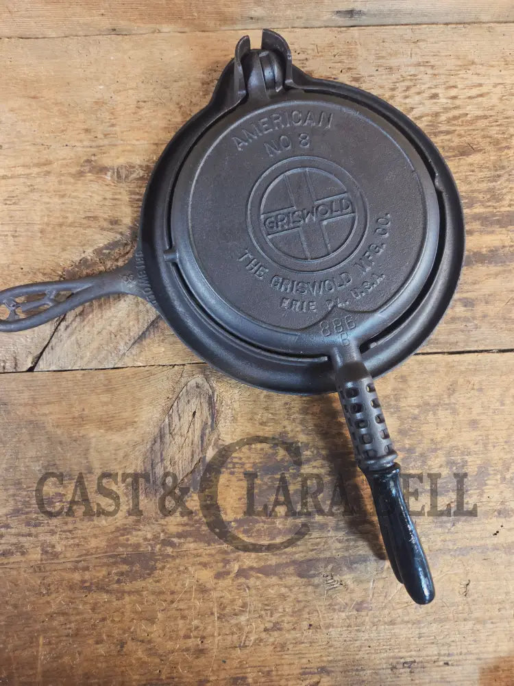 1920’s Griswold No. 8 Waffle Iron (886/885) with short base 795 and original wood handles - Waffle Iron