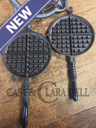 1920’s Griswold No. 8 Waffle Iron (886/885) with short base 795 and original wood handles - Waffle Iron