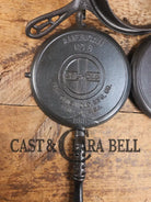 1920’s Griswold No. 8 Waffle Iron (886/885) with short base 795 and original wood handles Waffle Iron