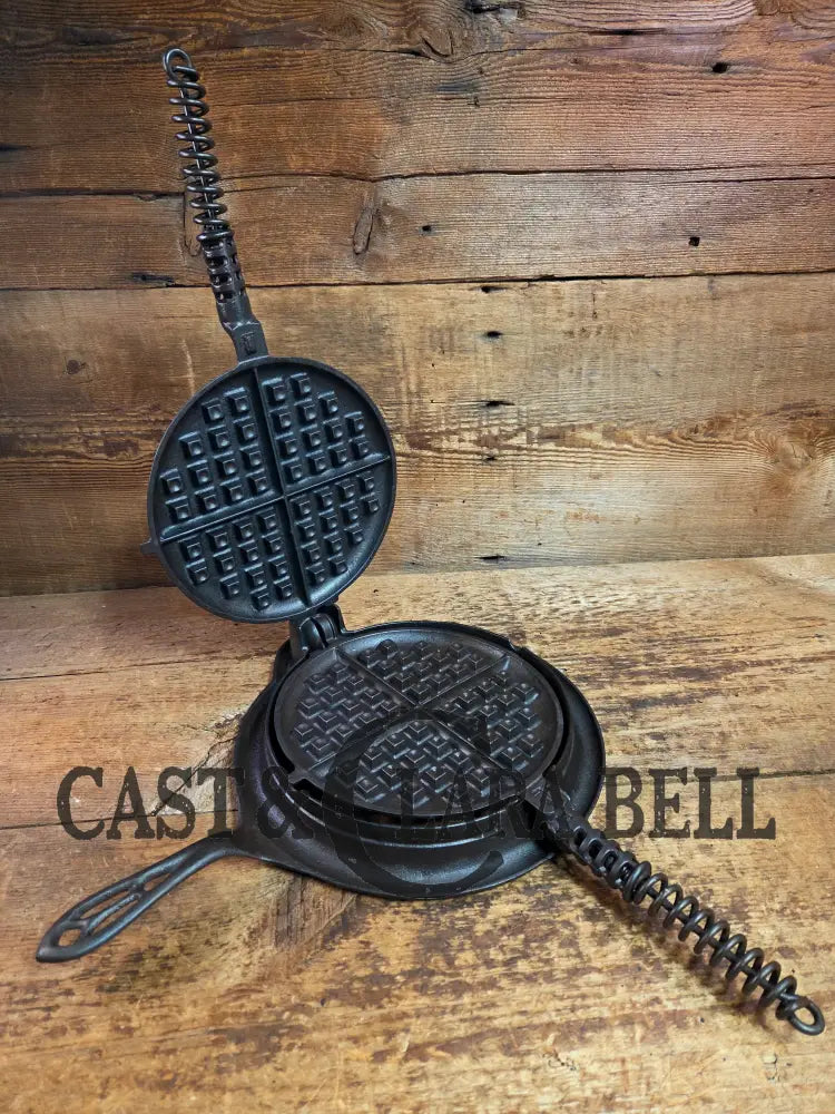 1920’s Griswold No. 8 Waffle Iron (886/885) with short base 795 H Waffle Iron