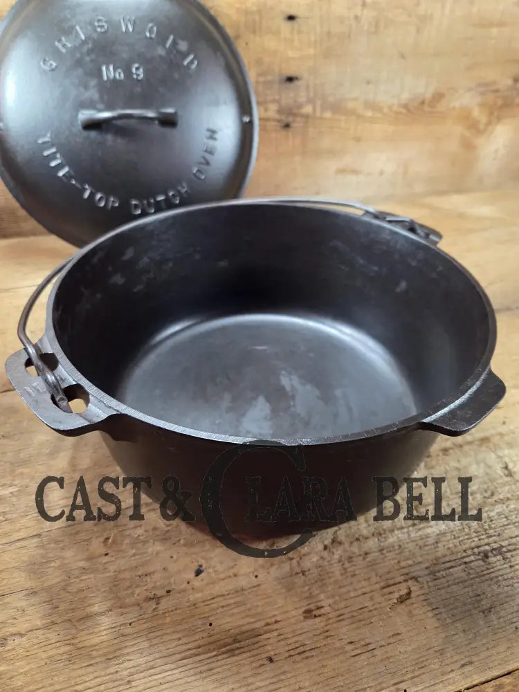 1920’s Griswold No. 9 Tite Top Dutch Oven (834) with Large Block Logo and EZ Clean Low Lid (2552). 7 Quarts Dutch Ovens