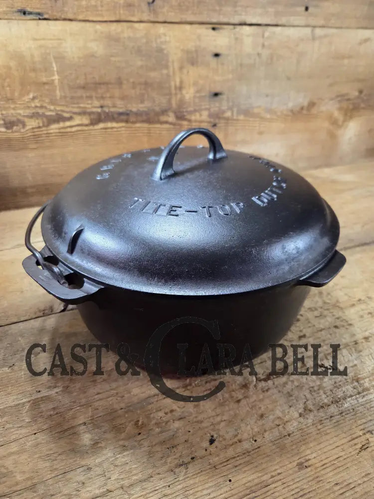 1920’s Griswold No. 9 Tite Top Dutch Oven (834) with Large Block Logo and EZ Clean Low Lid (2552). 7 Quarts Dutch Ovens