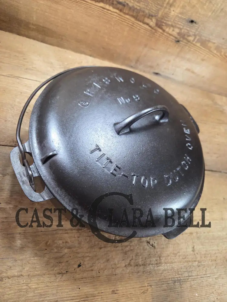 1920’s Griswold No. 9 Tite Top Dutch Oven (834) with Large Block Logo and EZ Clean Low Lid (2552). 7 Quarts Dutch Ovens
