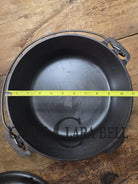 1920’s Griswold No. 9 Tite Top Dutch Oven (834) with Large Block Logo and EZ Clean Low Lid (2552). 7 Quarts Dutch Ovens