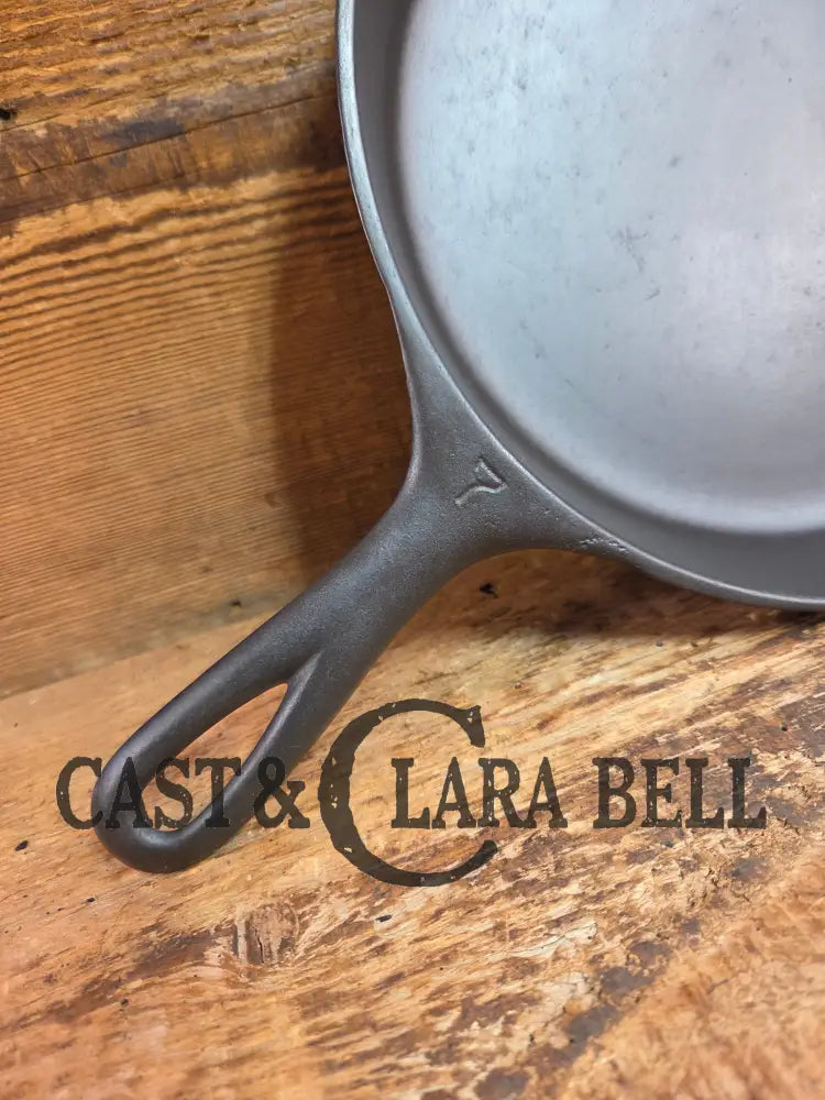 1920’s Griswold’s Victor #7 Skillet with Heat Ring Fully Marked 721. Amazing Sauté skillet Skillet