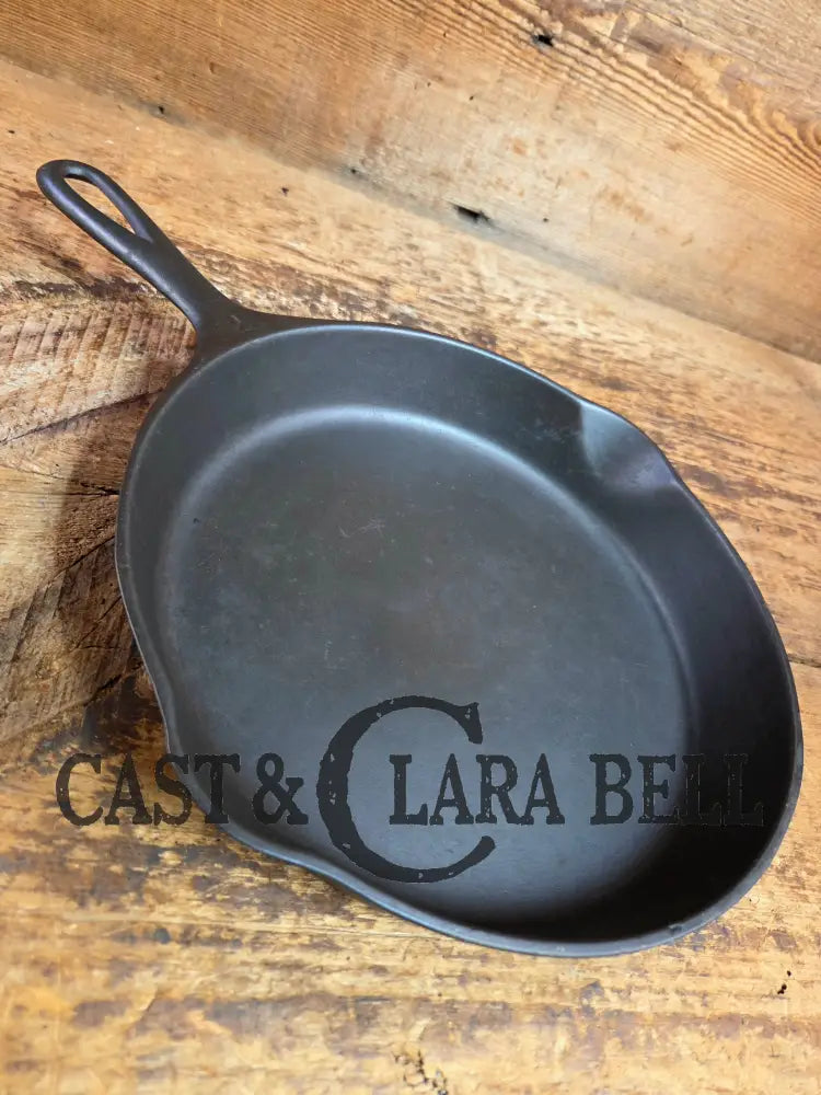 1920’s Griswold’s Victor #7 Skillet with Heat Ring Fully Marked 721. Amazing Sauté skillet Skillet