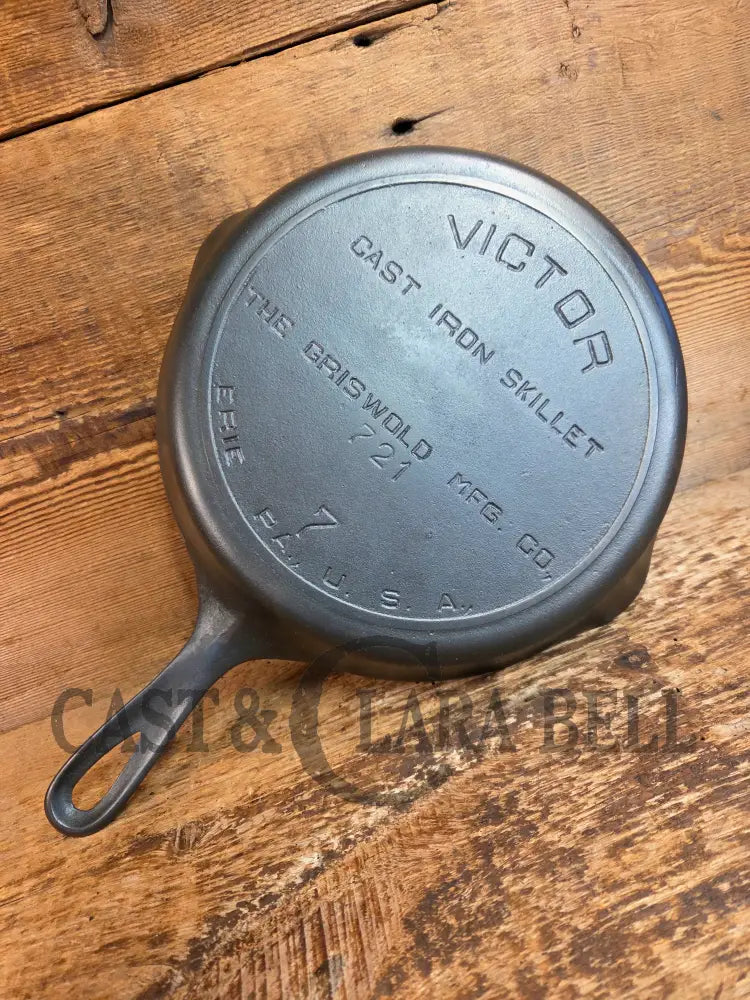 1920’s Griswold’s Victor #7 Skillet with Heat Ring Fully Marked 721. Amazing Sauté skillet - Skillet