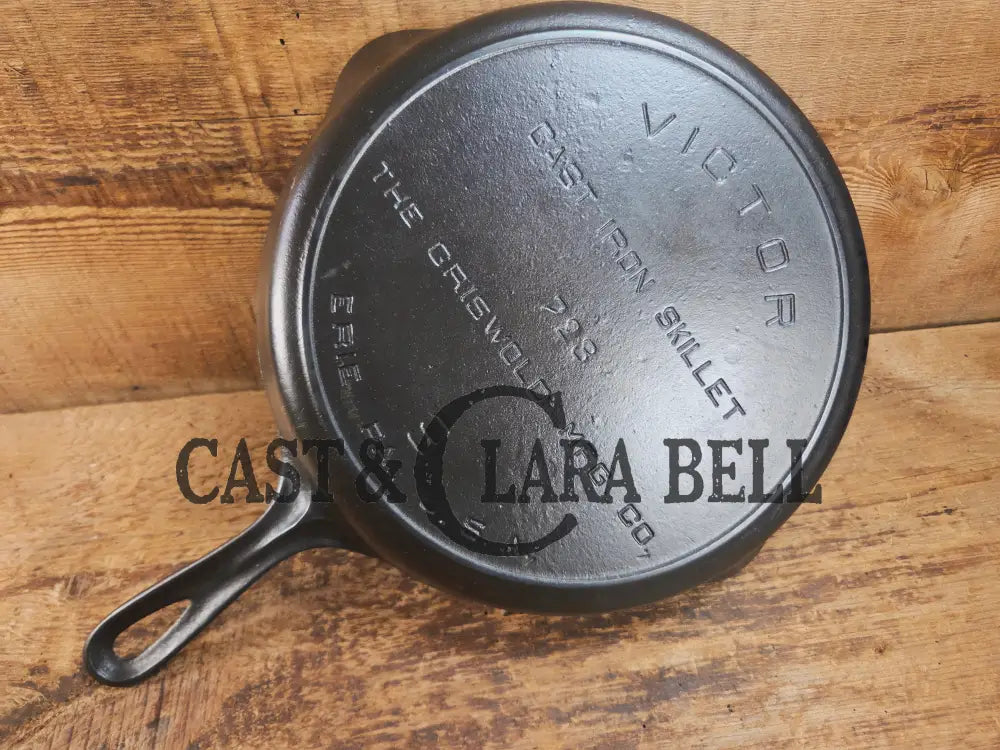 1920’s Griswold’s Victor #9 Skillet with Heat Ring 723. Hard to Find and Amazing in the kitchen! Skillet
