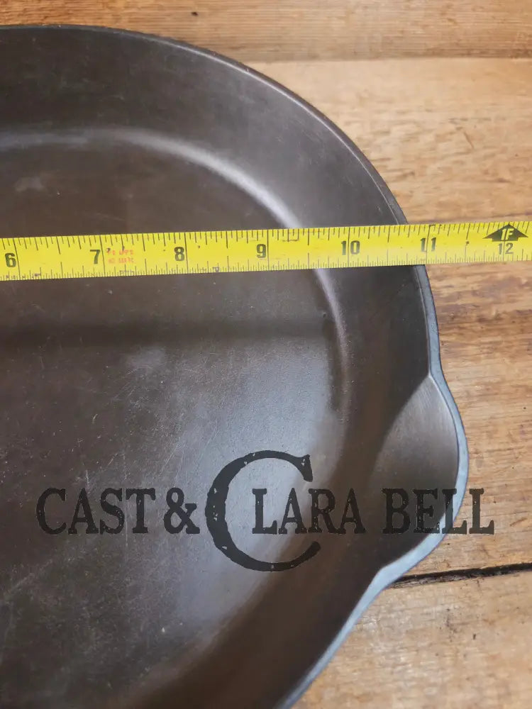 1920’s Griswold’s Victor #9 Skillet with Heat Ring 723. Hard to Find and Amazing in the kitchen! Skillet