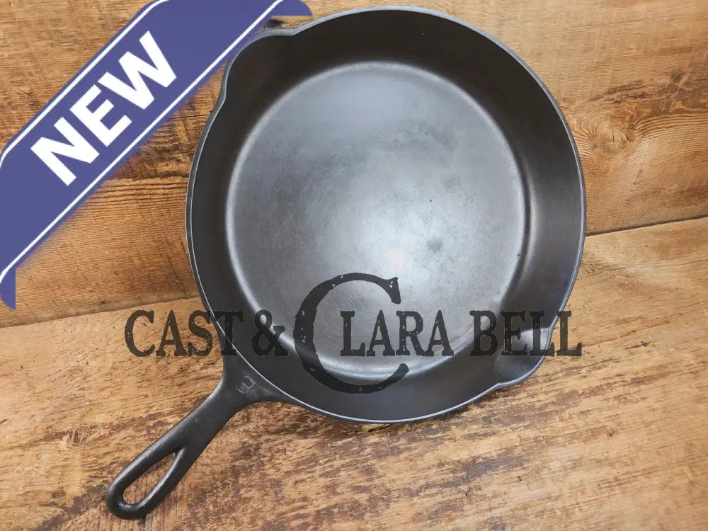 1920’s Griswold’s Victor #9 Skillet with Heat Ring 723. Hard to Find and Amazing in the kitchen! Skillet