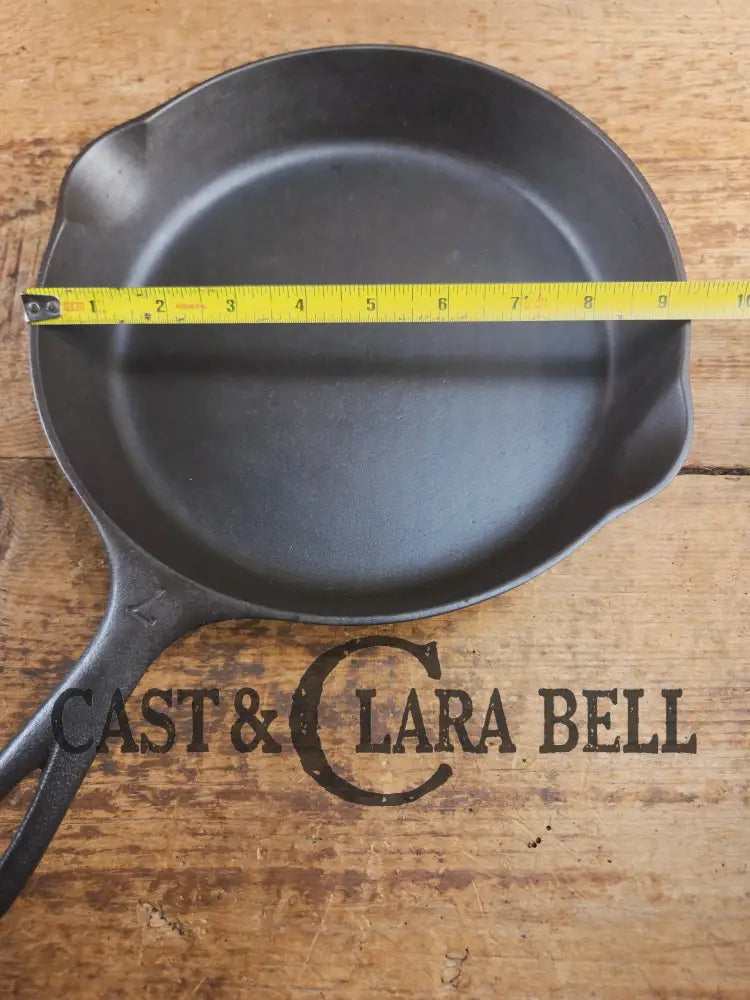 1920’s Griswold’s Victor ’Upside down’ #7 Skillet with Heat Ring Fully Marked 721. Amazing Saute skillet Skillet