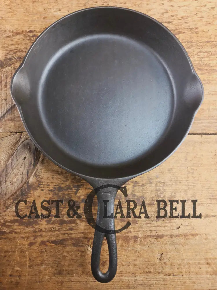1920’s Griswold’s Victor ’Upside down’ #7 Skillet with Heat Ring Fully Marked 721. Amazing Saute skillet Skillet