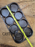 1920’s Hard to find Griswold No. 8 Muffin Pan 8 cup ERIE 946. Variation 4 Rarity 3. Beautiful pan! Restored and Ready