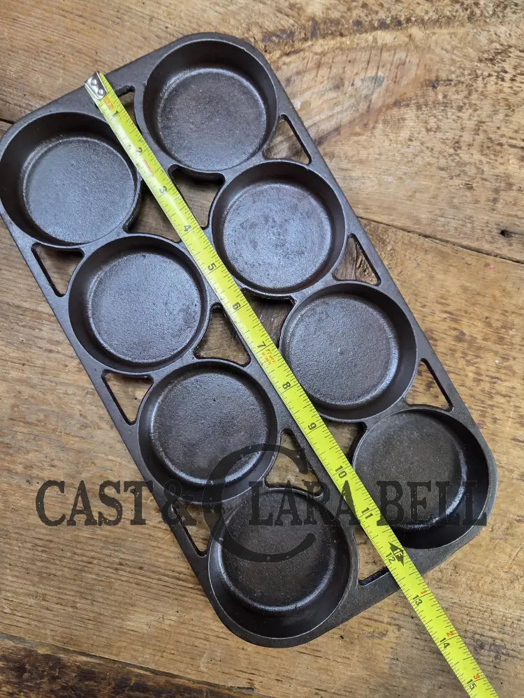 1920’s Hard to find Griswold No. 8 Muffin Pan 8 cup ERIE 946. Variation 4 Rarity 3. Beautiful pan! Restored and Ready