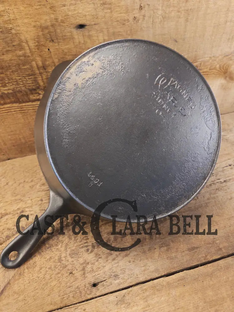 1920’s Large #8 Wagner Ware Double Skillet bottom. Heat ring version. Some unique sand shifting. Priced to Sell! Skillet