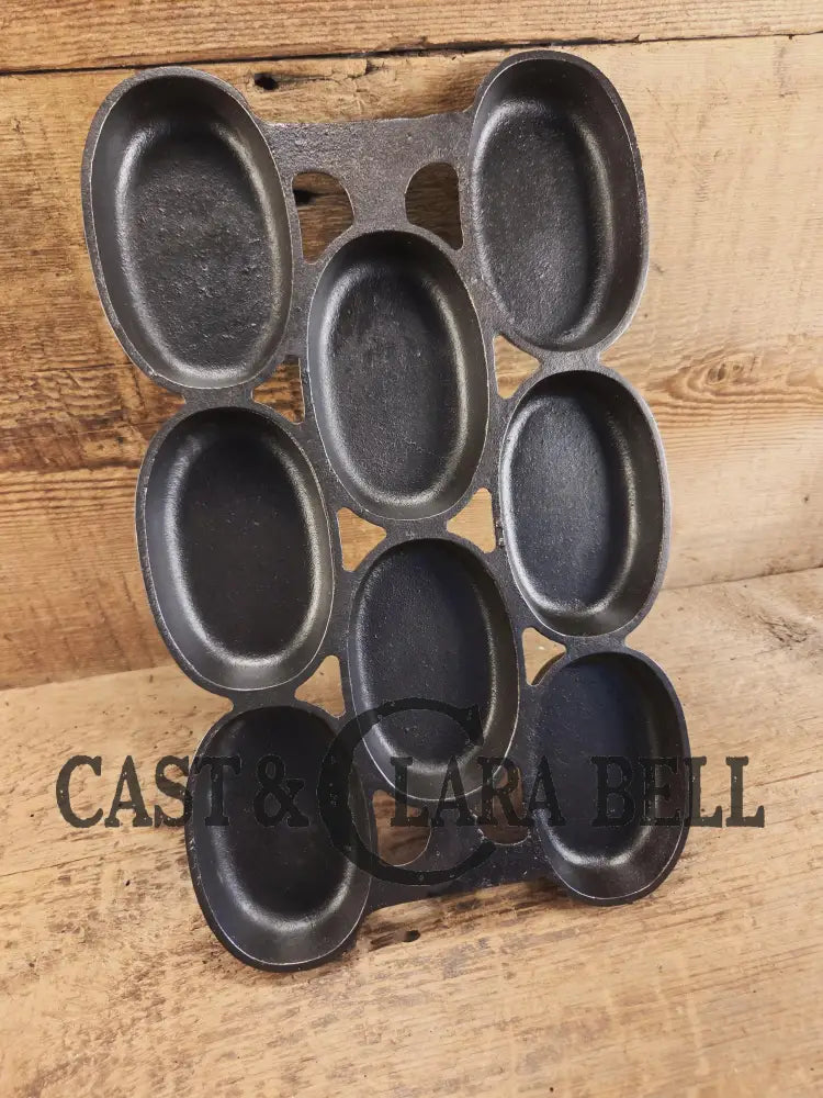 1920’s Not seen often! Fully Marked Griswold No. 5 #943 p/n Muffin Gem Pan. Gorgeous collectors piece! Bakeware