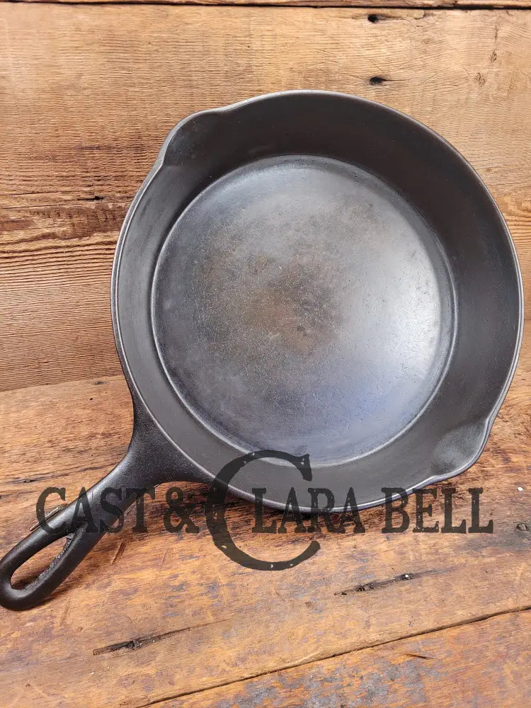 1920S Wagner Sidney O #8 Arc Straight Skillet With Heat Ring. Beautiful Design Superior Performance.