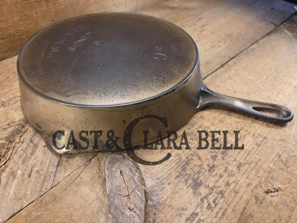 1920’s Wagner Sidney O #9C ’Arc Straight’ Skillet Heat Ring. Beautiful design superior performance. Nickel exterior