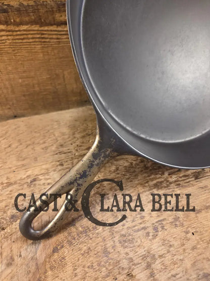 1920’s Wagner Sidney O #9C ’Arc Straight’ Skillet Heat Ring. Beautiful design superior performance. Nickel exterior