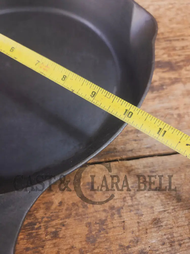1920’s Wapak ’Z Logo’ #8 Skillet 101. Each Wapak is unique and tells its own story! Skillet