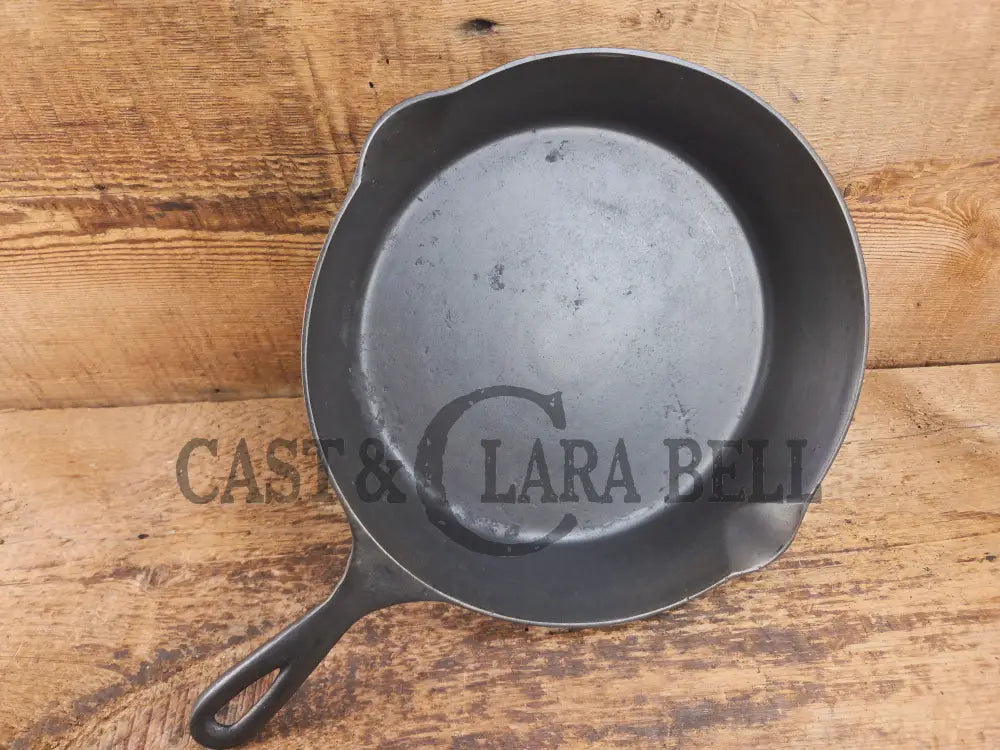 1920’s Wapak ’Z Logo’ #8 Skillet 101. Each Wapak is unique and tells its own story! Skillet