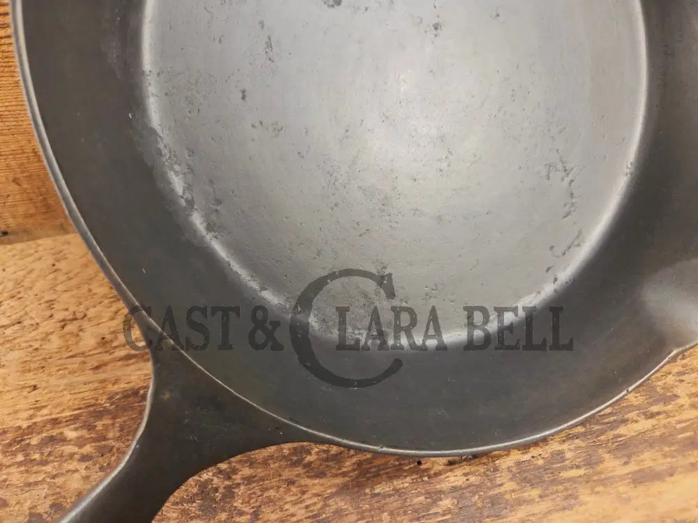 1920’s Wapak ’Z Logo’ #8 Skillet 101. Each Wapak is unique and tells its own story! Skillet