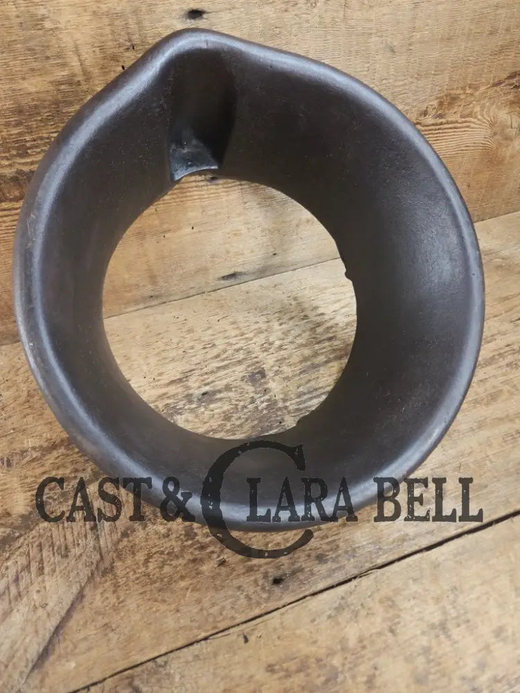 1920’s Wardway by Wagner Cast iron Waffle Iron. These are not found often beautiful every day waffle iron with a cool