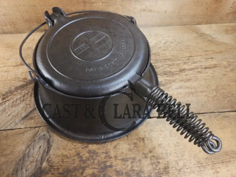 1920’s Wardway by Wagner Cast iron Waffle Iron. These are not found often beautiful every day waffle iron with a cool
