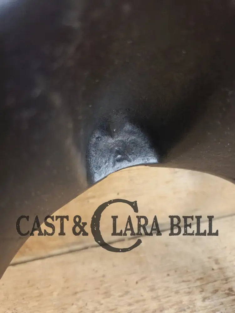 1920’s Wardway by Wagner Cast iron Waffle Iron. These are not found often beautiful every day waffle iron with a cool