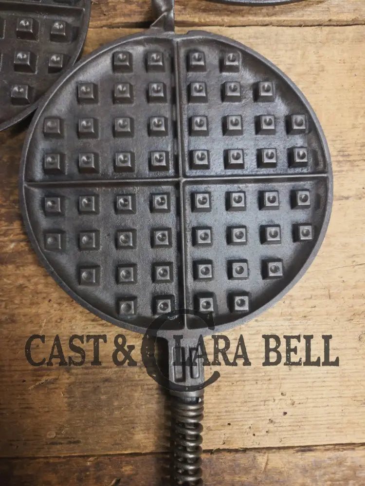 1920’s Wardway by Wagner Cast iron Waffle Iron. These are not found often beautiful every day waffle iron with a cool
