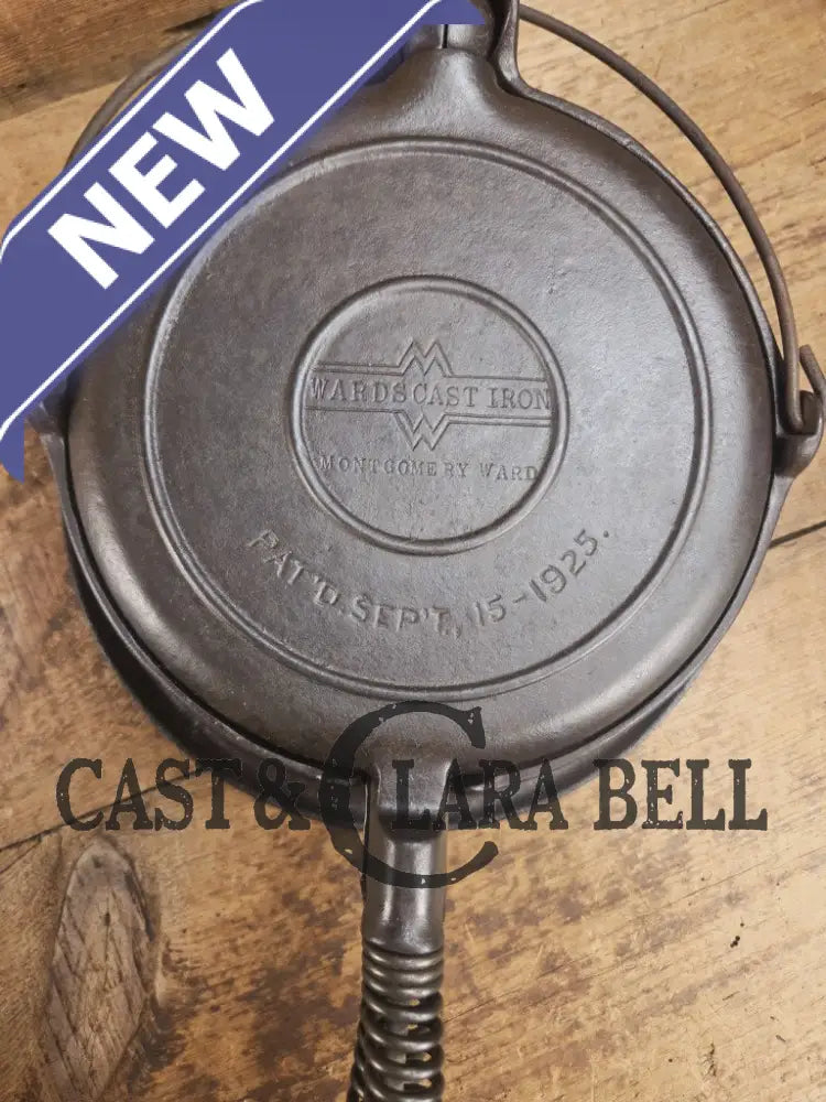 1920’s Wardway by Wagner Cast iron Waffle Iron. These are not found often beautiful every day waffle iron with a cool