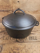 1930’s Beautiful fully restored Wagner #8 Dutch Oven with Sawtooth drip style lid. Perfect for soups breads or stews!