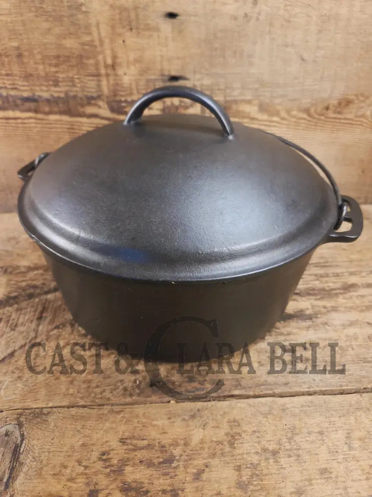 1930’s Beautiful fully restored Wagner #8 Dutch Oven with Sawtooth drip style lid. Perfect for soups breads or stews!