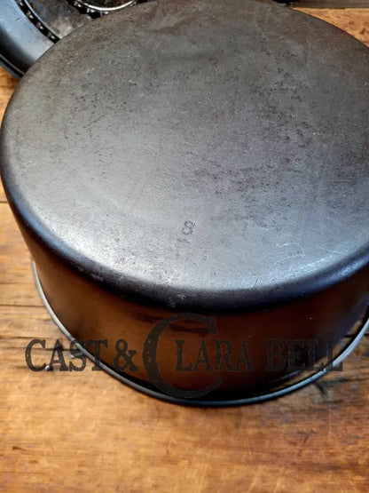 1930’S Beautiful Fully Restored Wagner #8 Dutch Oven With Sawtooth Drip Style Lid. Perfect For