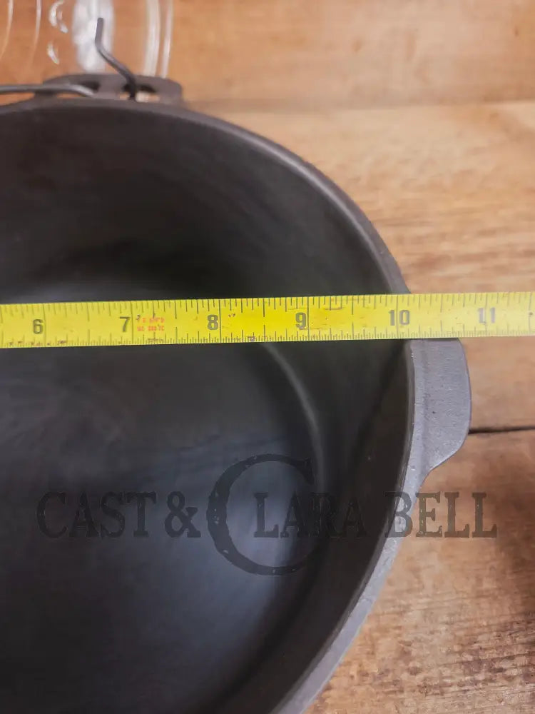 1930’s Beautiful! Wagner #8 Dutch Oven with GLASS lid! 1268. Perfect for soups breads or stews! Dutch Ovens Trivets &