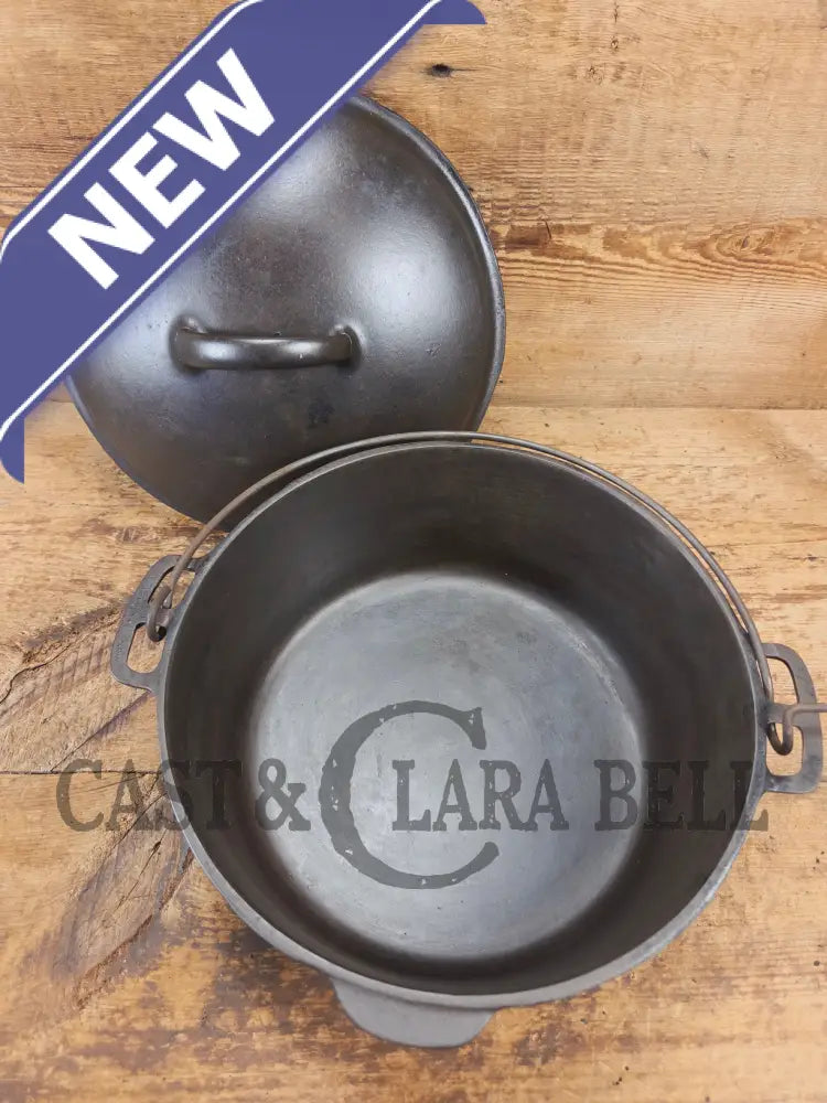 1930’s Beautiful! Wagner #8 Dutch Oven with High Dome Sawtooth pattern Lid 1268 A. Perfect for soups breads or stews!