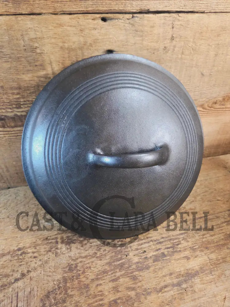 1930’s Beautiful! Wagner #8 Dutch Oven with Ring pattern Lid 1268 C. Perfect for soups breads or stews! - Dutch Ovens