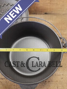 1930’s Beautiful! Wagner #8 Dutch Oven with Sawtooth pattern Lid 1268 B. Perfect for soups breads or stews! Dutch Ovens