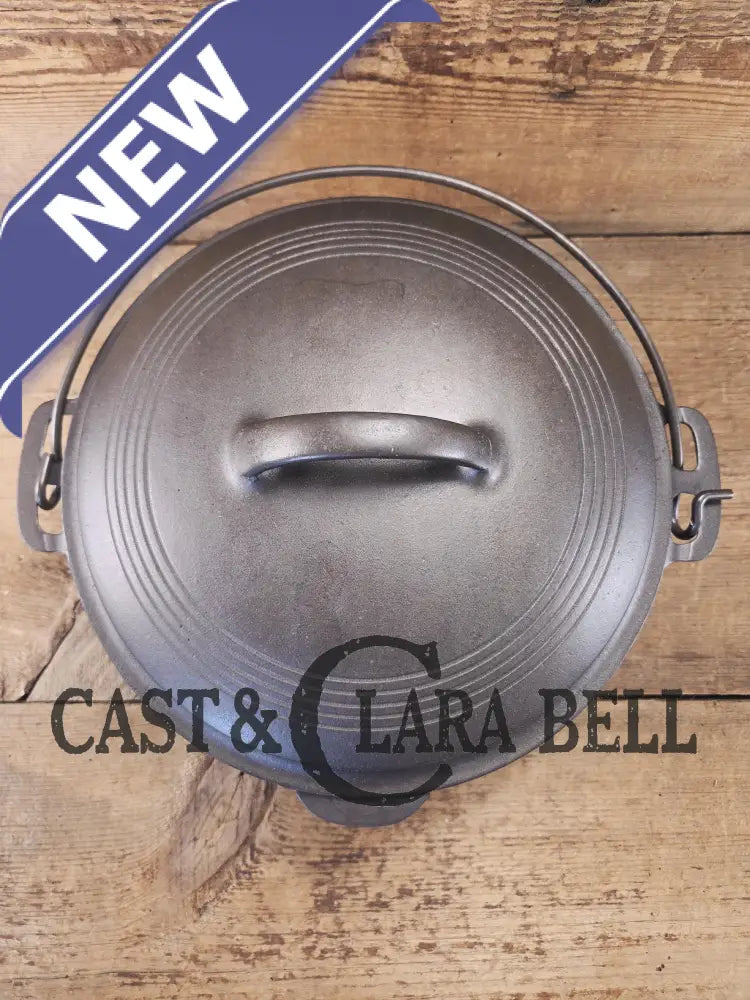 1930’s Beautiful! Wagner #8 Dutch Oven with Sawtooth pattern Lid 1268 B. Perfect for soups breads or stews! Dutch Ovens